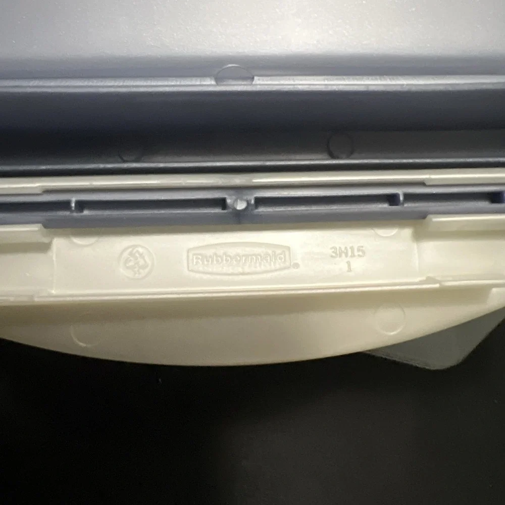 Vtg- Rubbermaid Clear / Blue Storage Container‎ Carry Handle Locking Lid - USA